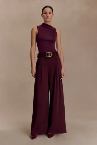 Hadleigh Sleeveless Slinky Top – Burgundy