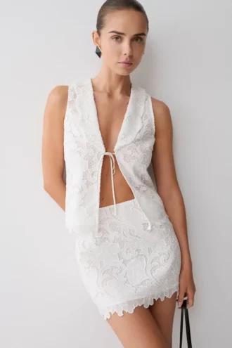 Tessa Broderie Tie Front Sleeveless Top – White