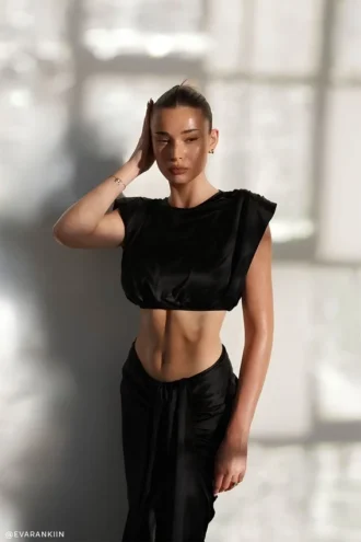 Zendaya Silk Crop Top – Black